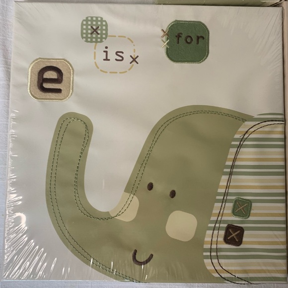 COCALO| Nursery Wall Art. Baby giraffe, lion and elephant. - Picture 2 of 7
